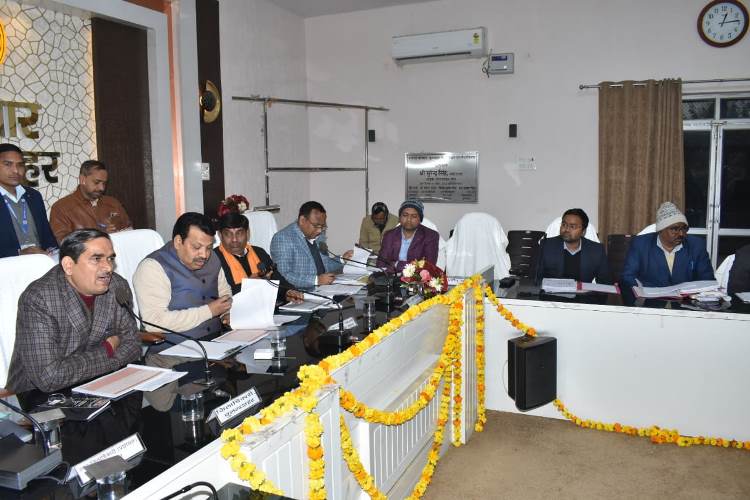 Departmental review meeting of Revenue and Consolidation was held under the chairmanship of Honorable Minister of State, Revenue Department, Government of Uttar Pradesh, Anup Pradhan.