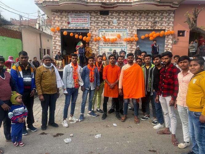 Youth expressed happiness and distributed sweets on the arrival of Prime Minister Narendra Modi in Bulandshahr district.