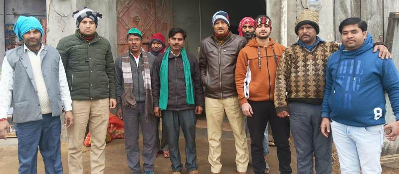 Officials and workers of Bharatiya Haldhar Kisan Union stopped by Shikarpur policeOfficials and workers of Bharatiya Haldhar Kisan Union stopped by Shikarpur police