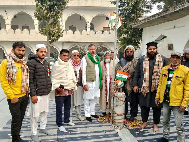 The festival of 75th Republic Day was celebrated with great pomp on 26 January in Vijay Nagar of Ghaziabad district.