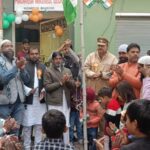 Haji Aftab Ansari hoisted the flag in Madrasa Wazirul Uloom
