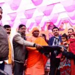 5000 blankets distributed to the needy by Adarsh ​​Municipal Council