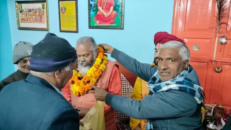 Grand welcome to Mahant Krishna Giri Ji Maharaj on his return from Ayodhya