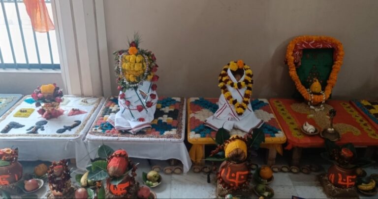 Consecration program of new altars started in the ancient Shri Narmadeshwar Mahadev Shiv Temple.