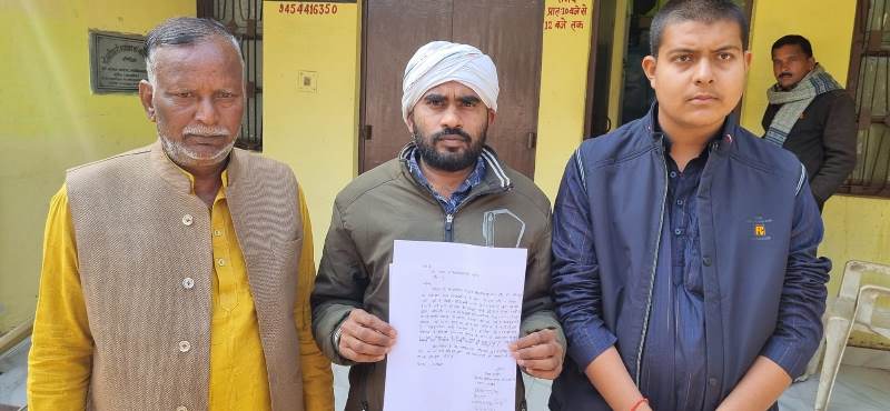 Bajrang Dal workers gave a memorandum regarding the disorders prevailing inside the cow shed.