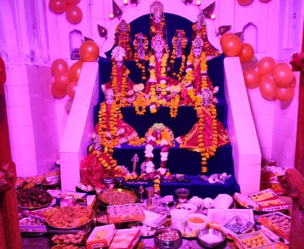 Ramotsav program celebrated with great pomp in the very ancient Shri Ramlala temple of Orai.