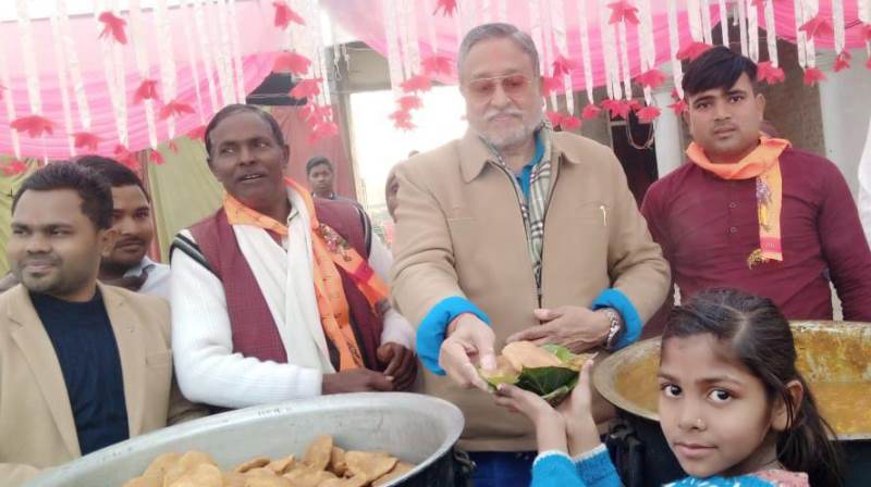On the occasion of Ram Lala's life consecration, a huge Bhandara was organized in Raipur Nerva.
